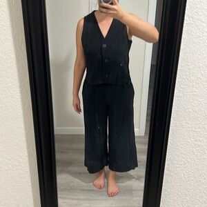 Cute two piece vest and cropped wide leg pants
